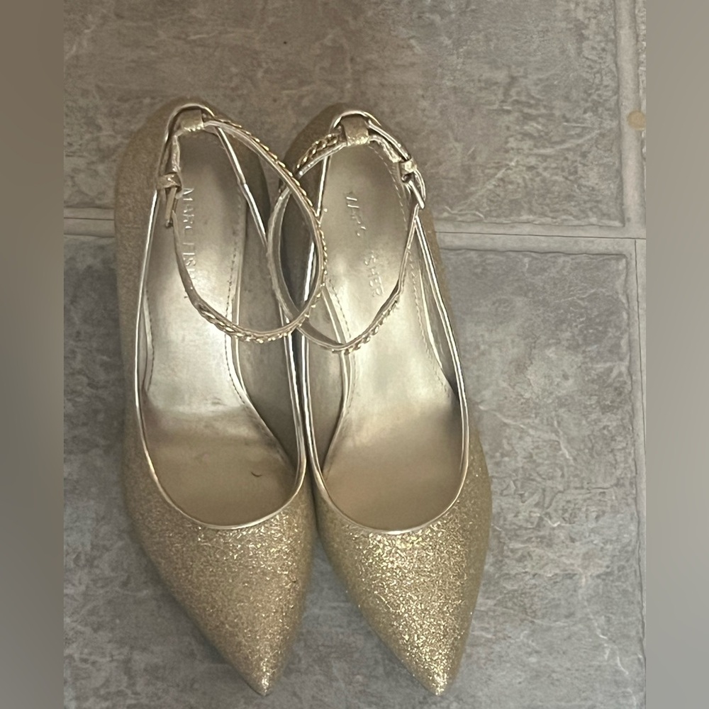 Marc Fisher Gold Glitter Heels Elegant Sparkle